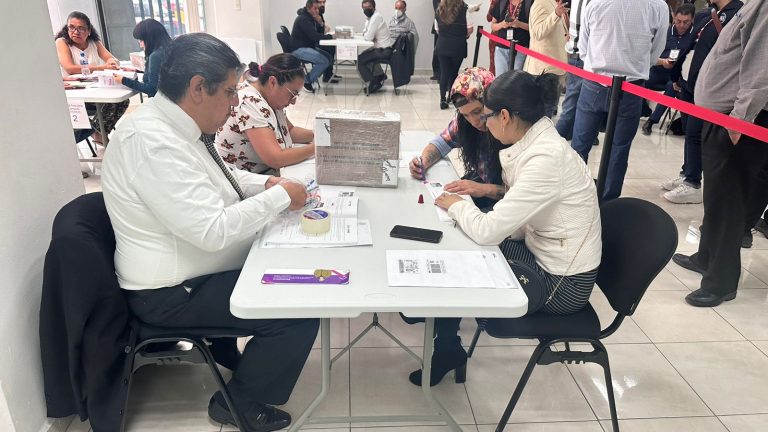 Preparación de las mesas, conteo de votos en el extranjero por internet de los estado de Coahuila y Estado de México