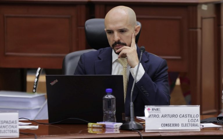 Arturo Castillo Loza, Consejero Electoral.