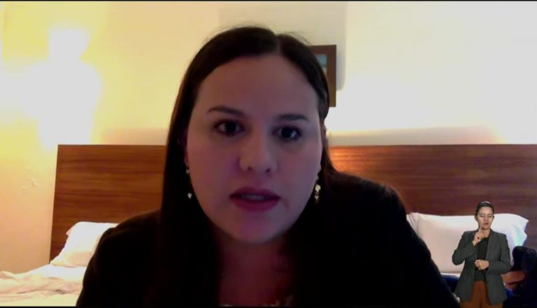 Adriana del Rosario Baez, No sin mujeres.