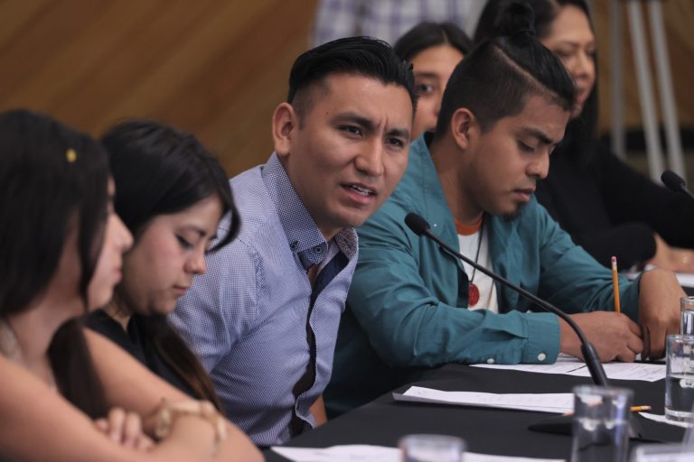 Encuentro entre el INE y Jóvenes Dreamers.