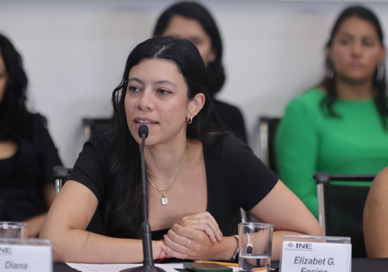 Encuentro entre el INE y Jóvenes Dreamers.