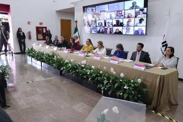 Firma del Convenio Interinstitucional entre el INE y Talleres Gráficos de México.
