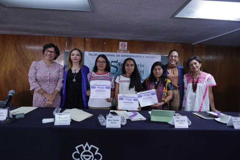 Presentación del libro “Diálogos interculturales para la participación política de las mujeres”.