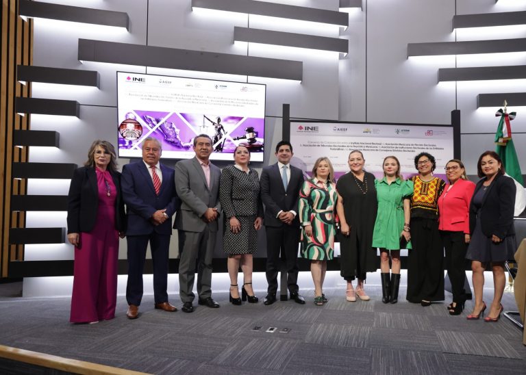 Firma de Convenio de Colaboración entre el INE y la AMFEMX, la ATERM, la AIEEF y la AMCEE, así como a la Presentación de la obra “Glosario Electoral”.