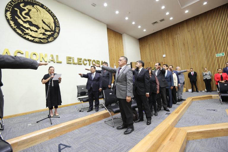 Toma de Protesta protocolaria de las Presidencias de los Consejos Locales con motivo del Inicio del Proceso Electoral 2023-2024.