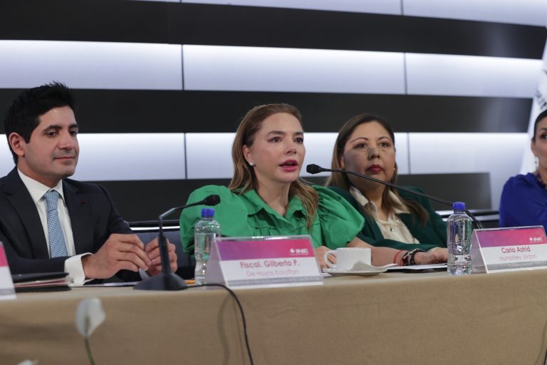 Firma de Convenio de Colaboración entre el INE y la AMFEMX, la ATERM, la AIEEF y la AMCEE, así como a la Presentación de la obra “Glosario Electoral”.