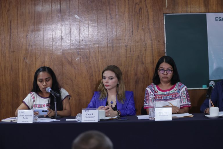 Presentación del libro “Diálogos interculturales para la participación política de las mujeres”.