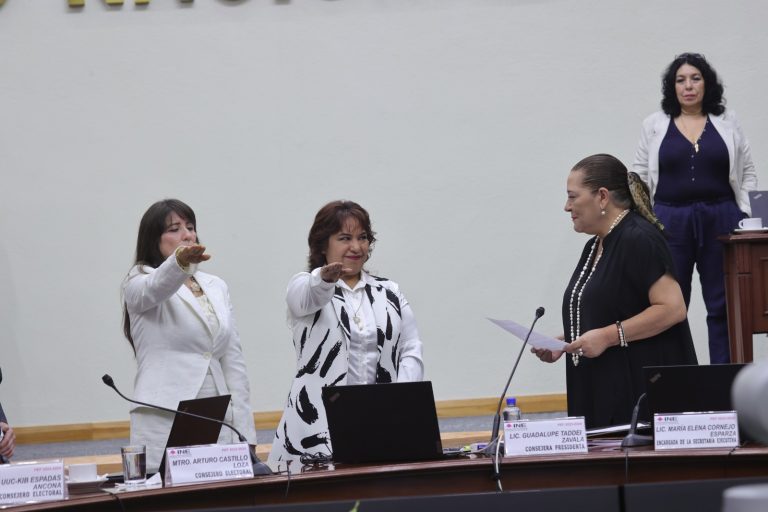Toma de protesta de Araceli Frías López como Vocal Ejecutiva de Durango y de Brenda Castrejón Hernández Vocal Ejecutiva de Aguascalientes.