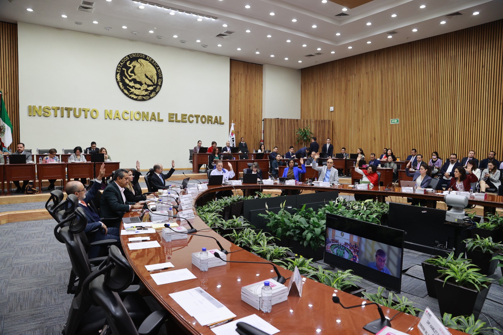 El INE ordena la candidatura de cinco mujeres y cuatro hombres para la gubernatura 2024