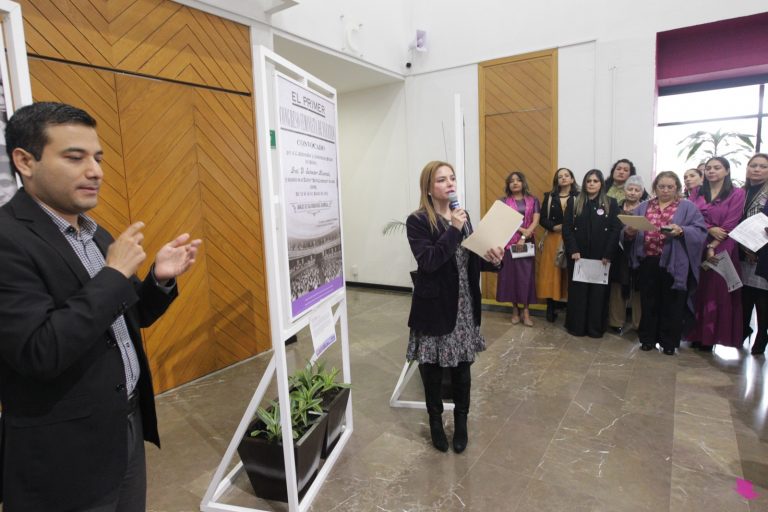 Carla Humphrey Jordan, Consejera Electoral en la Inauguración de la exposición fotográfica.