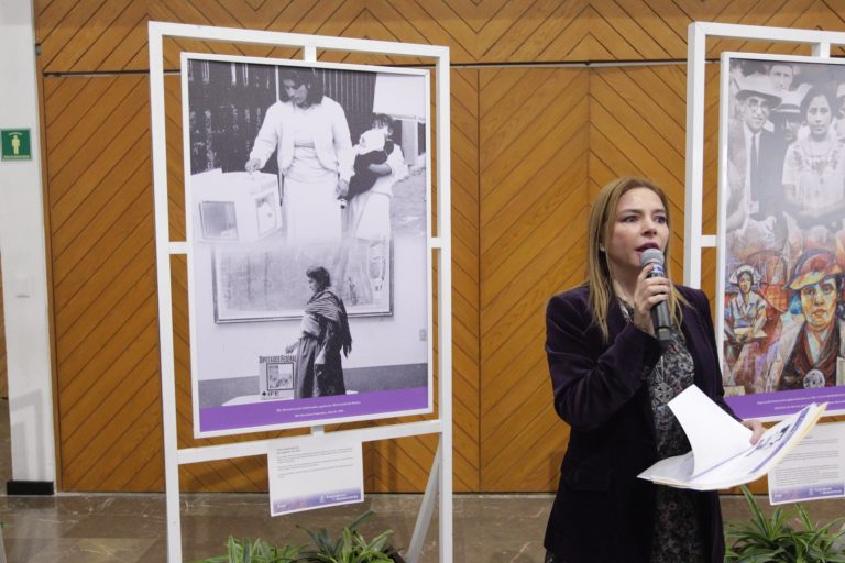 Carla Humphrey Jordan, Consejera Electoral en la Inauguración de la exposición fotográfica.