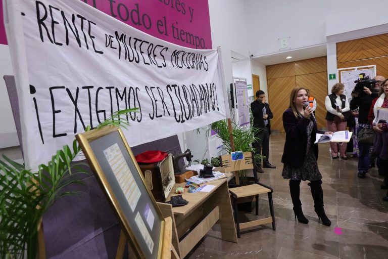Carla Humphrey Jordan, Consejera Electoral en la Inauguración de la exposición fotográfica.