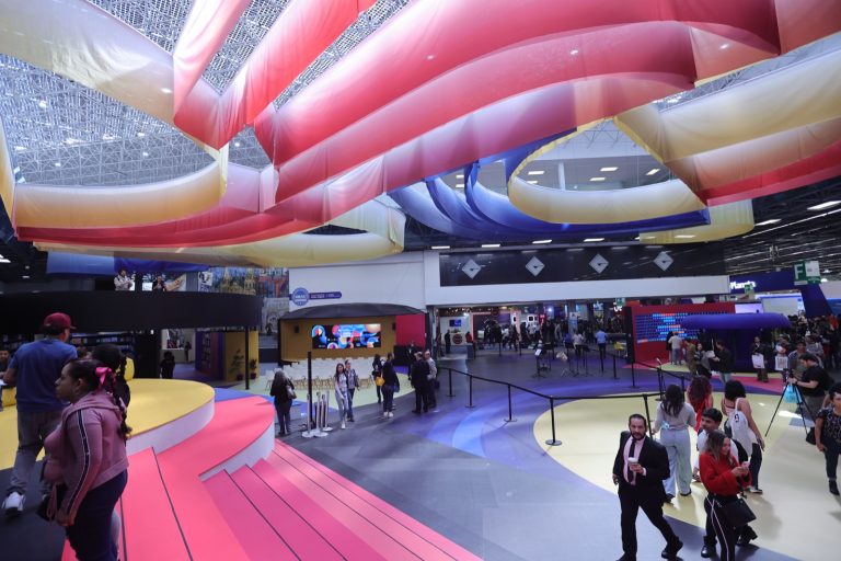 Inauguración del Stand del INE en la Feria Internacional del Libro de Guadalajara 2023.