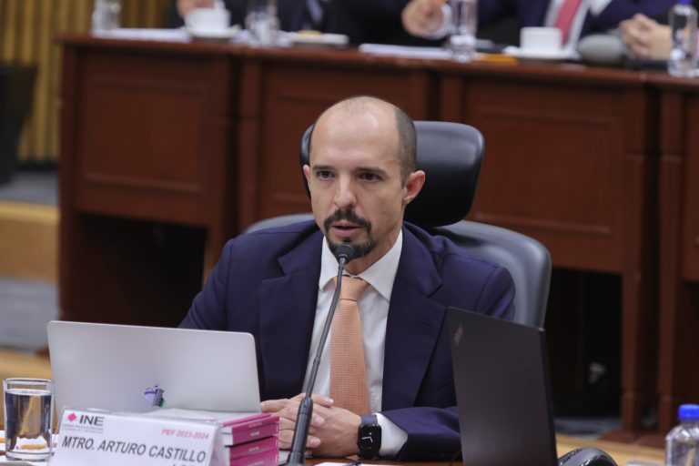 Arturo Castillo Loza, Consejero Electoral.