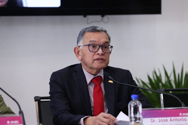 José Antonio De los Reyes Heredia, Rector de la Universidad }autónoma Metropolitana.