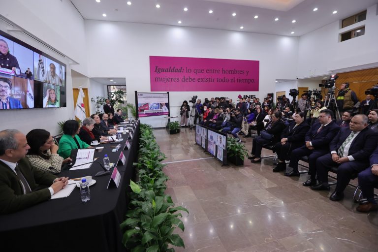 Acto protocolario de la firma de convenio marco de colaboración que celebran el INE y la SRE.