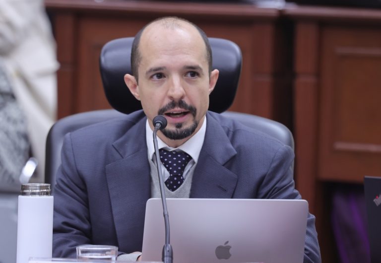 Arturo Castillo Loza, Consejero Electoral.