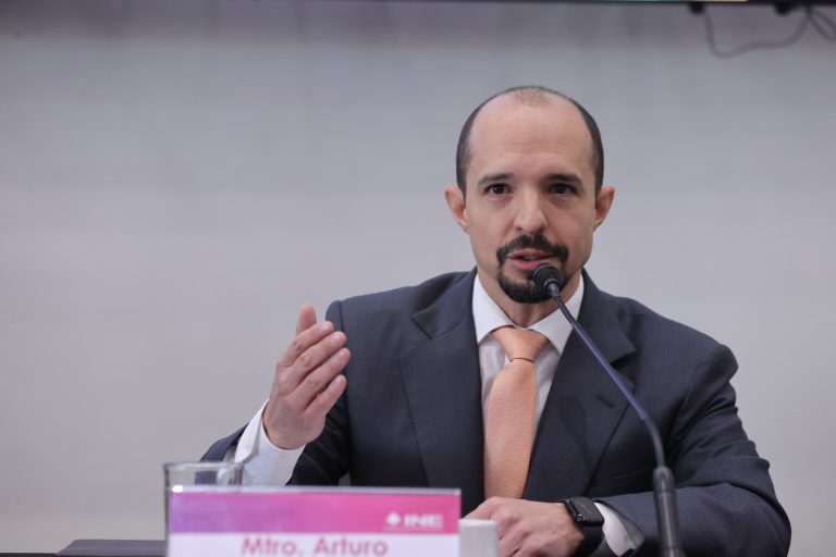 Arturo Castillo Loza, Consejero Electoral del INE.
