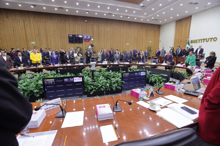 Minuto de Silencio por el fallecimiento del Jurista Sergio García Ramírez, Consejero Electoral de 2011 a 2013 del Instituto Federal Electoral.