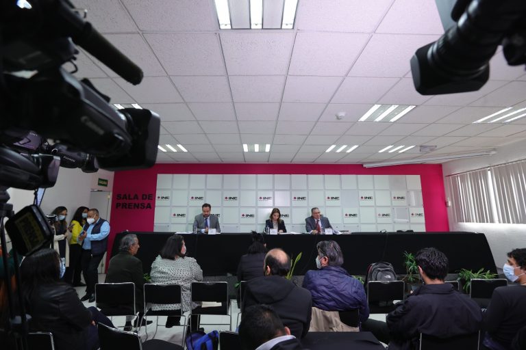 Conferencia de prensa sobre la campaña de credencialización 2023-2024.