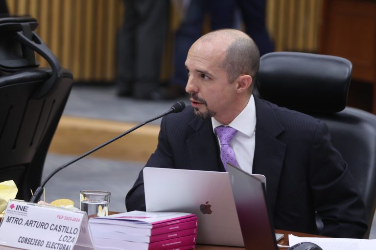 Arturo Castillo Loza, Consejero Electoral.