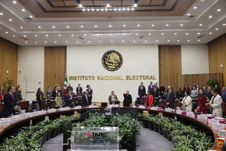 Toma de protesta de Claudia Edith Suárez Ojeda como Encargada de despacho  de la Secretaría Ejecutiva.