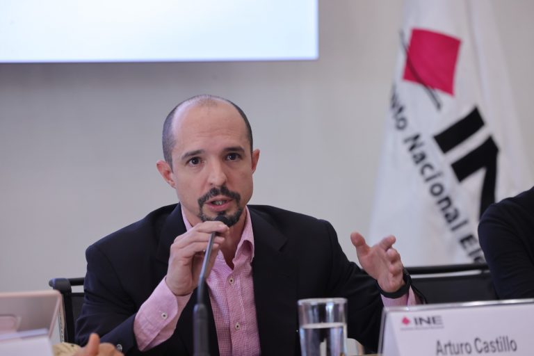 Arturo Castillo Loza, Consejero Electoral.