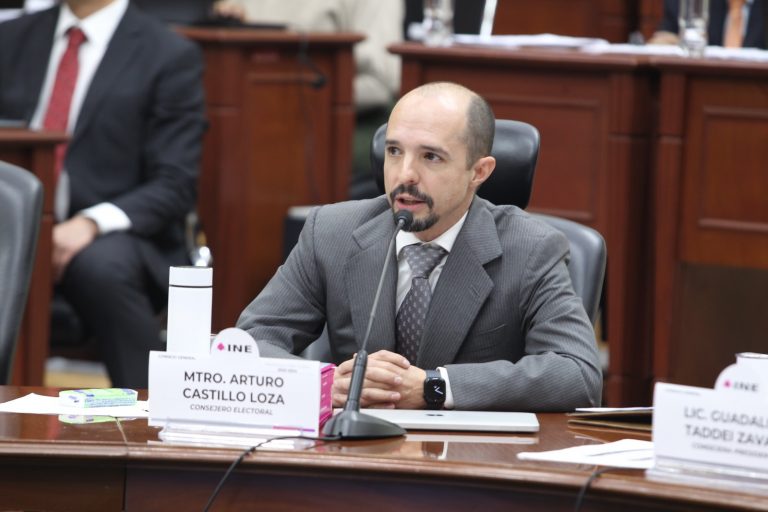 Arturo Castillo Loza, Consejero Electoral.