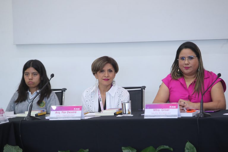 Diálogo entre mujeres a una década de la paridad en México