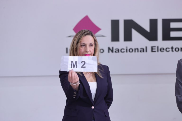 Moderador 2 Adriana Pérez Cañedo.