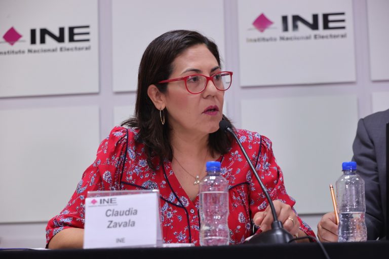 Claudia Zavala Pérez, Consejera Electoral e integrante de la Comisión del Voto de los Mexicanos Residentes en el Extranjero.