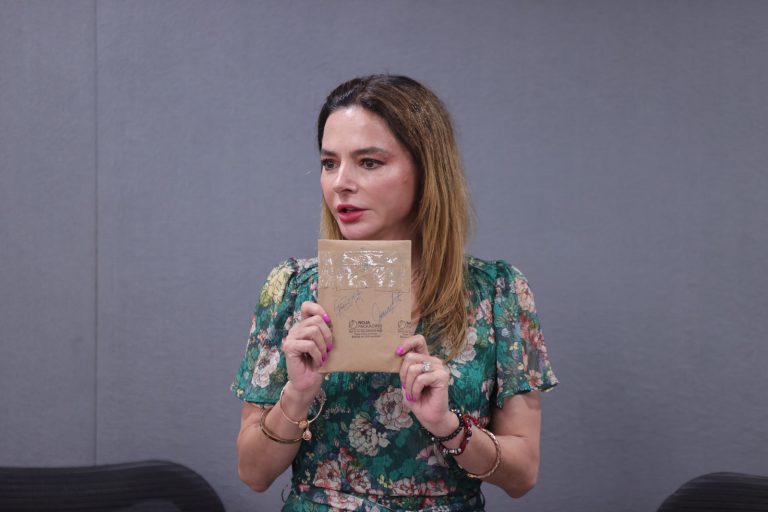 Carla Humphrey Jodan, Consejera Electoral del INE y Presidenta de la Comisión Temporal de Debates.