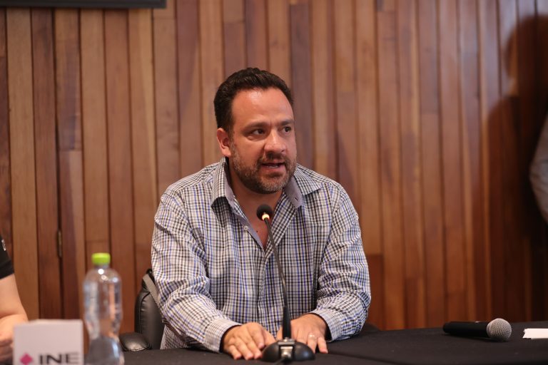 Iván Flores Ramírez