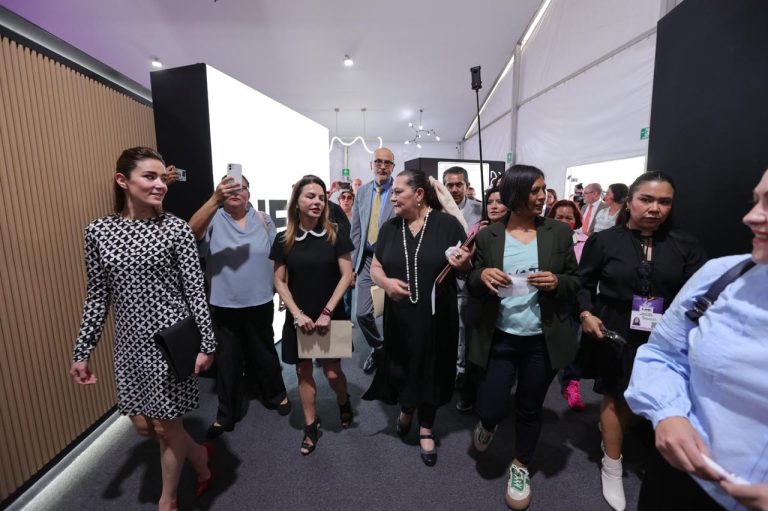 Inauguración de la Macrosala de prensa