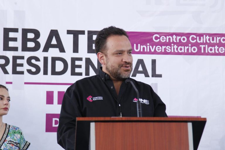 Iván Flores Ramírez