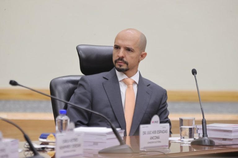 Arturo Castillo Loza, Consejero Electoral.