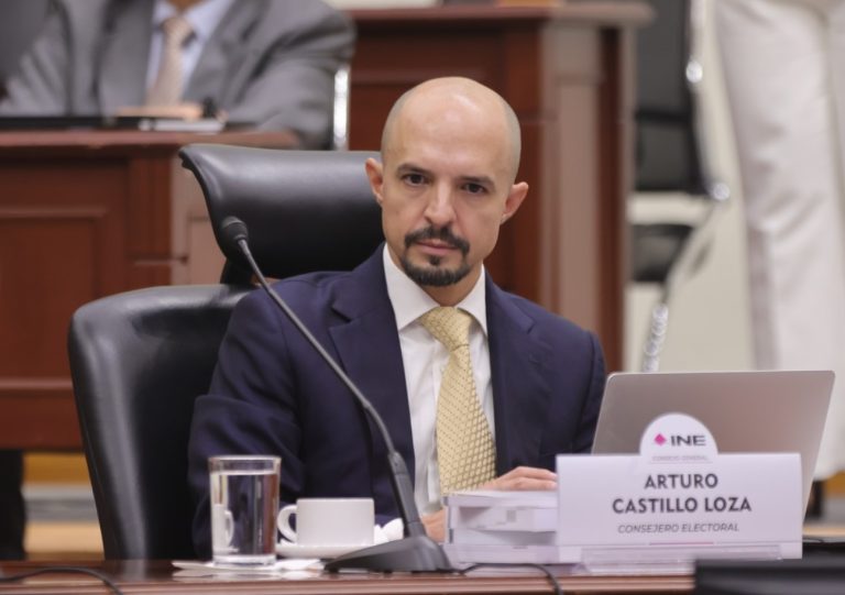 Arturo Castillo Loza, Consejero Electoral.