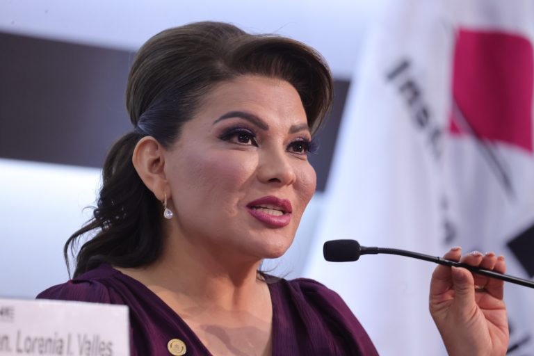Lorena Iveth Valles Sampedro, Senadora.