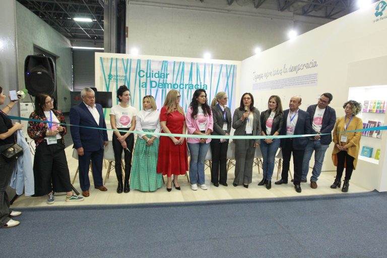 Inauguración del Stand del INE en la 38ª edición de la Feria Internacional del Libro (FIL) Guadalajara 2024. (Foto INE)