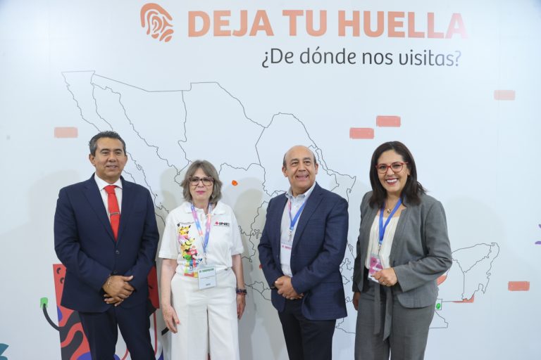 Inauguración del Stand del INE en la 38ª edición de la Feria Internacional del Libro (FIL) Guadalajara 2024. (Foto INE)
