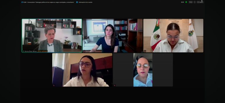 Conversatorio “Liderazgo políticos de las mujeres en cargos municipales y comunitarios”.