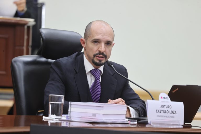 Arturo Castillo Loza, Consejero Electoral.