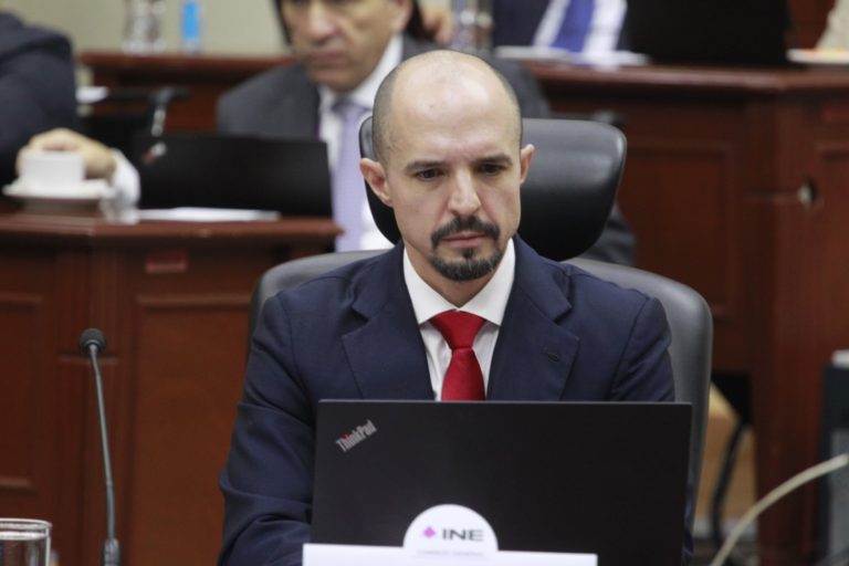 Arturo Castillo Loza, Consejero Electoral.