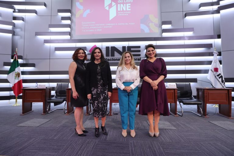 Conversatorio “Legislaturas paritarias: cambiando el rostro del poder político”.