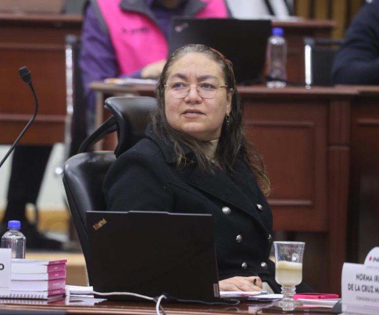 Claudia Arlett Espino, Secretaria Ejecutiva.