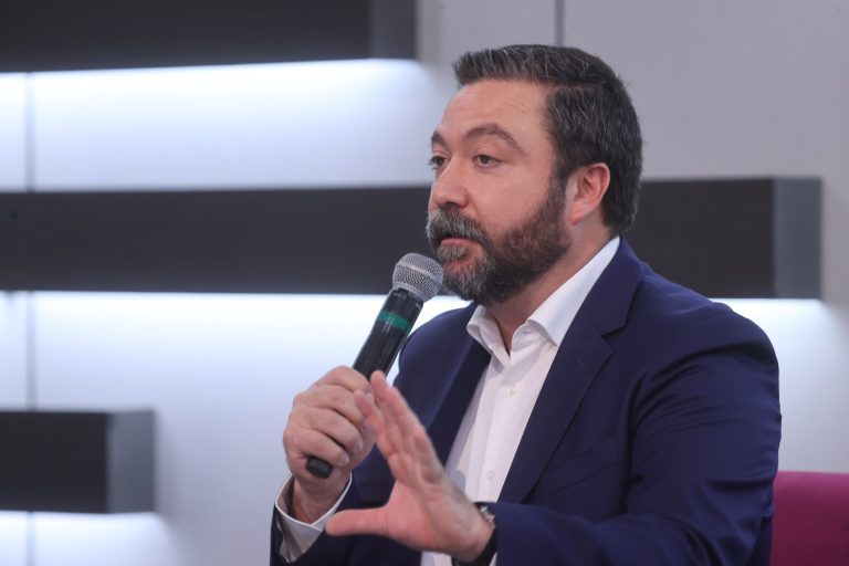 Rodrigo Galván, Las Heras Demotecnia AMAI-CEDE en el Taller Técnico ¿Por qué solo se regula a las encuestas?. (Fotos INE)