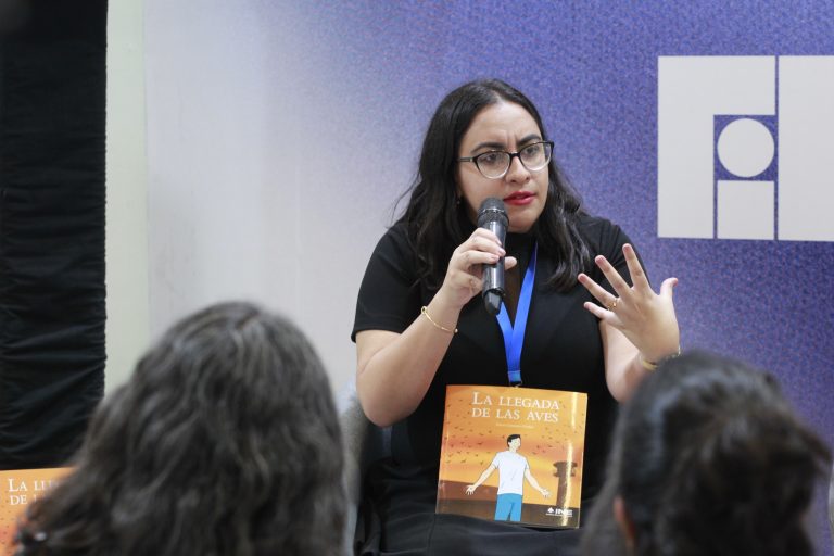 Alicia Monserrath Islas Gurrola,  Integrante Externa del Comité Editorial.