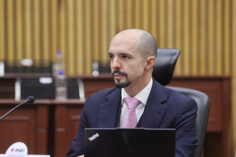 Arturo Castillo Loza, Consejero Electoral.