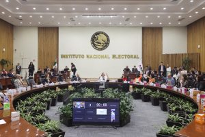 Salón de sesiones con la participación de las personas Consejeras Electorales.