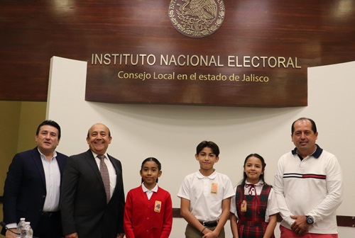 Reunión de INE Jalisco con niños y niñas de primarias de Guadalajara